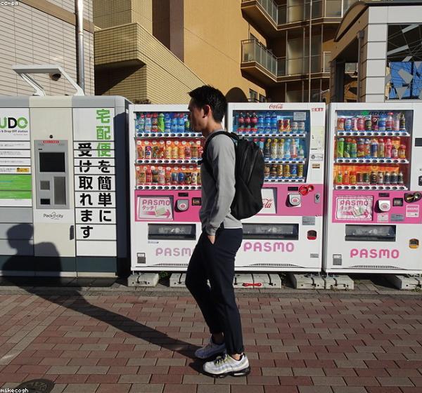 通勤双肩包
